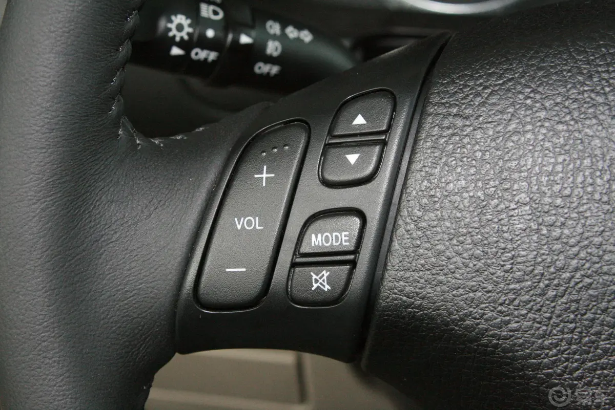 马自达6旅行 2.3L 自动豪华型方向盘音响控制开关