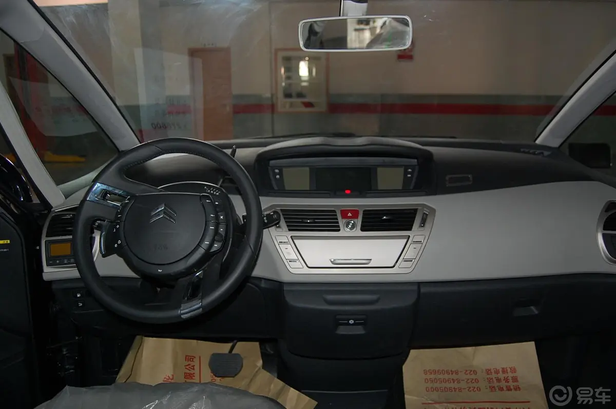 C4 PICASSO2.0i 16V 舒适版 7座内饰