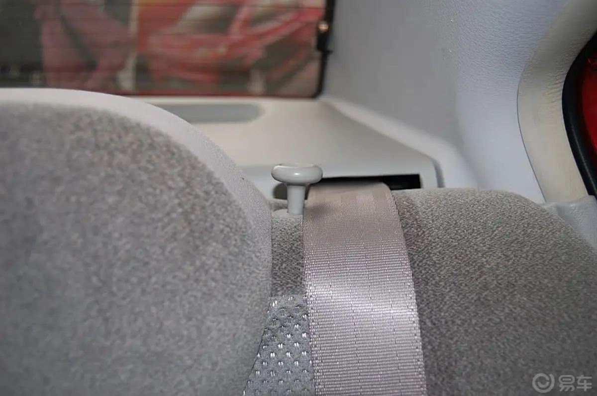海马3标准型 GL1.8后排座椅特殊细节