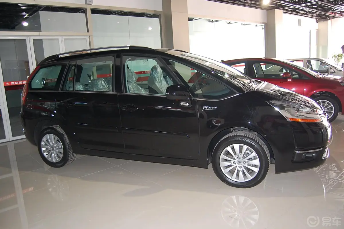 C4 PICASSO2.0i 16V 舒适版 7座外观