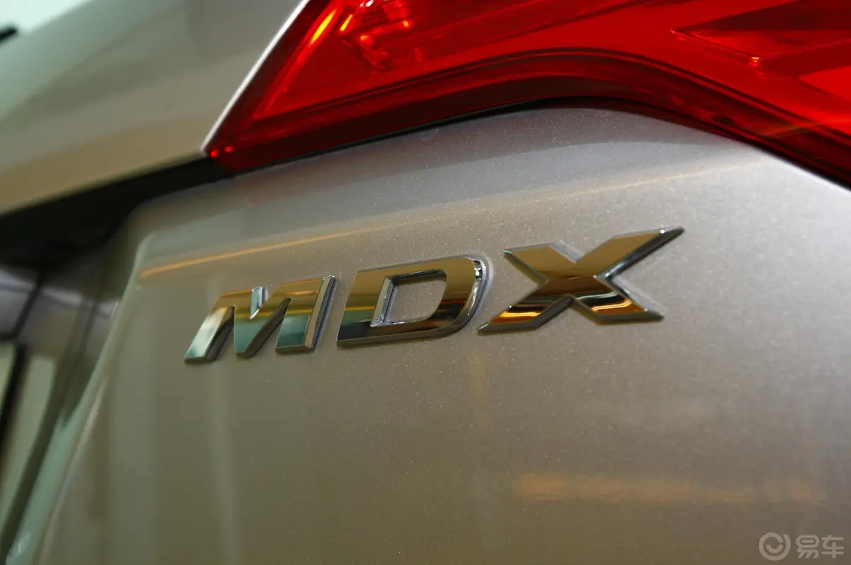 讴歌MDX3.7外观