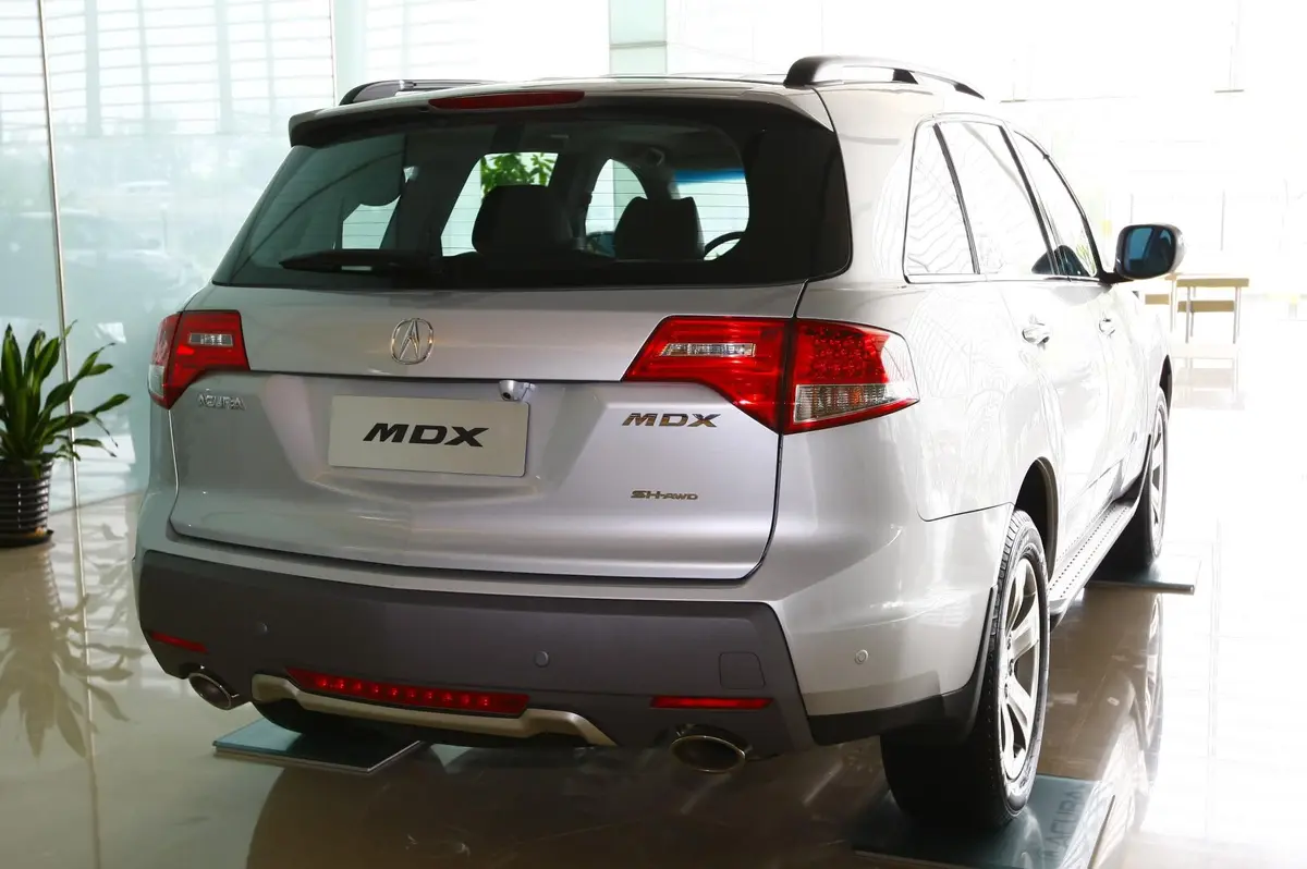 讴歌MDX3.7外观