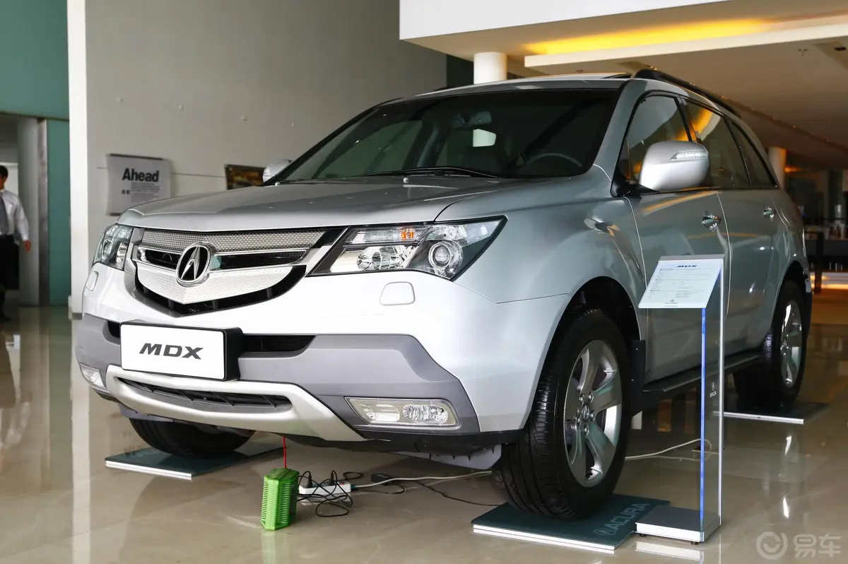 讴歌MDX3.7外观