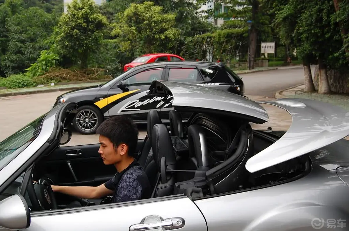 马自达MX-52.0L 标准型外观