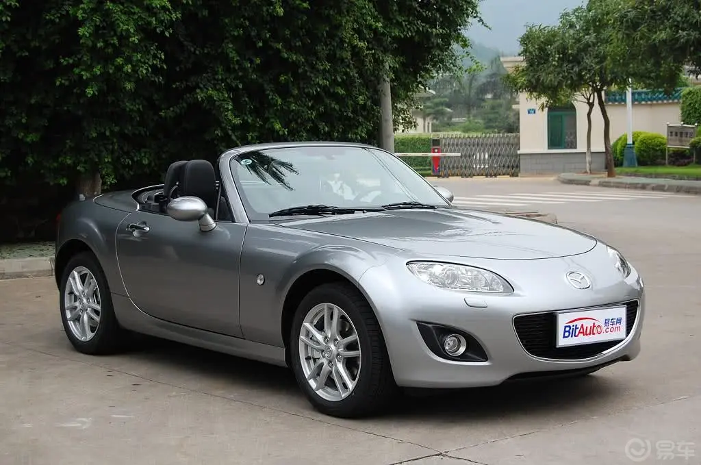 马自达MX-52.0L 标准型外观