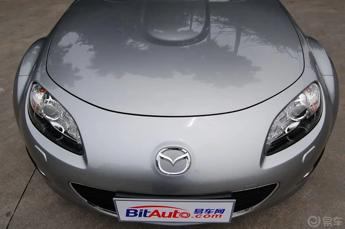 马自达MX-52.0L 标准型外观