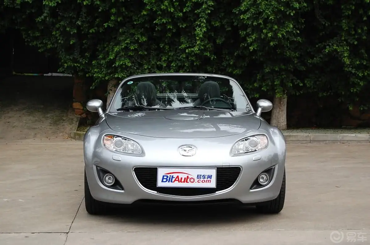 马自达MX-52.0L 标准型外观