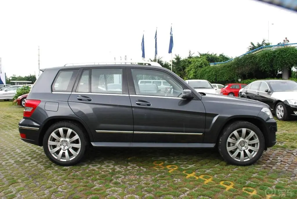 奔驰GLK级(进口)GLK 300 4MATIC 豪华型外观