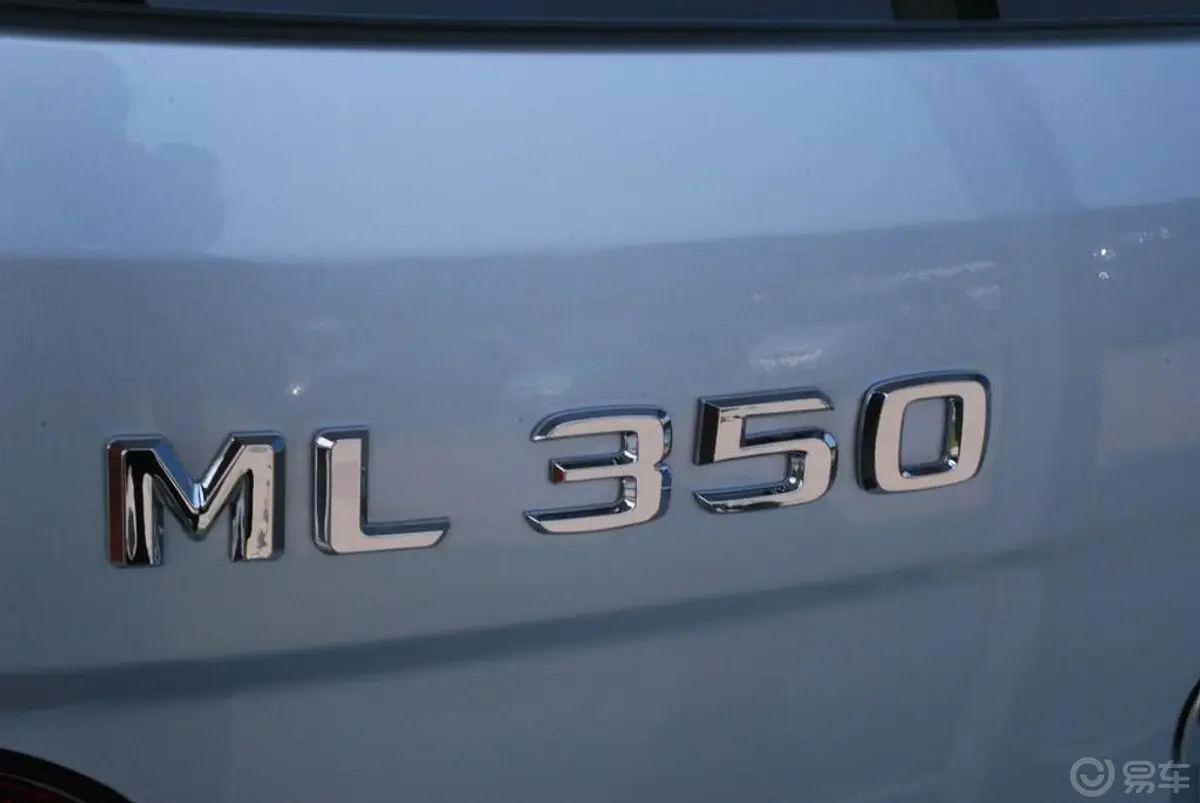 奔驰M级ML 350 4MATIC 豪华型外观