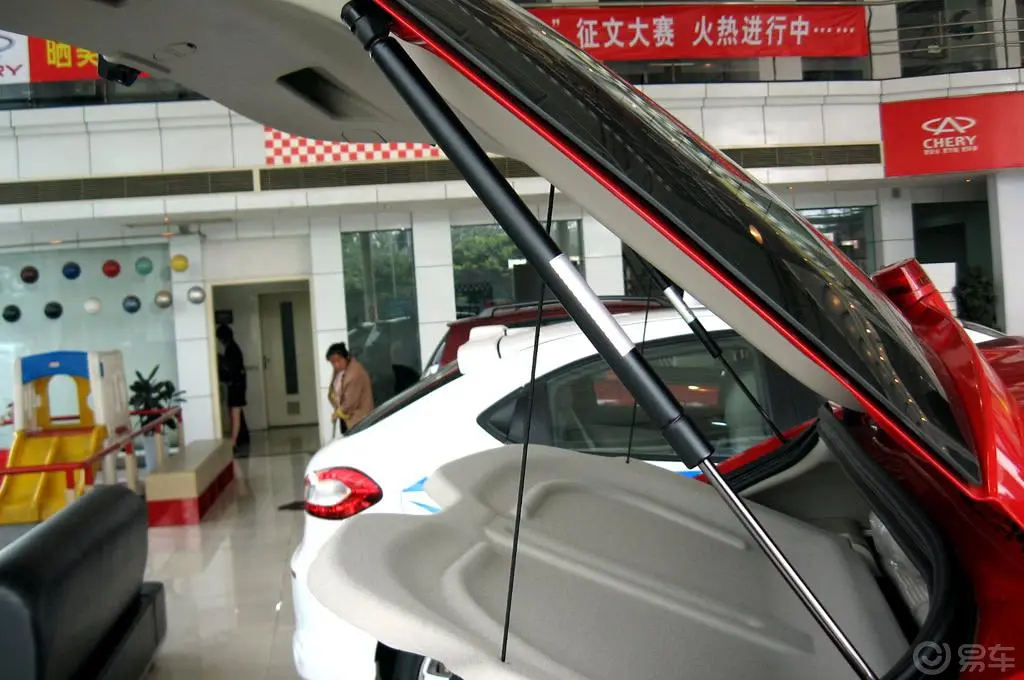 奇瑞A3两厢 1.6 手动 精英型空间