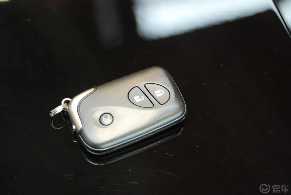 雷克萨斯SC430钥匙（背面，按键）