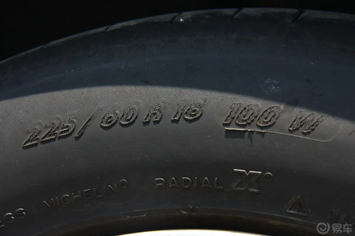 克莱斯勒3003.5L 手自一体轮胎规格