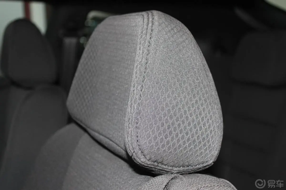 酷宝1.8MT经典型驾驶员头枕