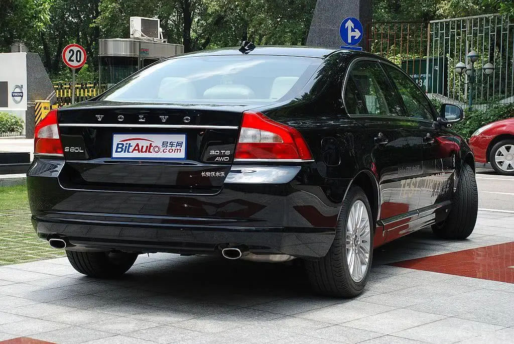 沃尔沃S80L3.0 T6 AWD 智尊版外观