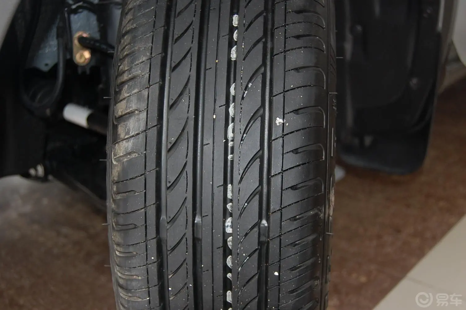 金刚2代 1.5L MT 标准型轮胎花纹