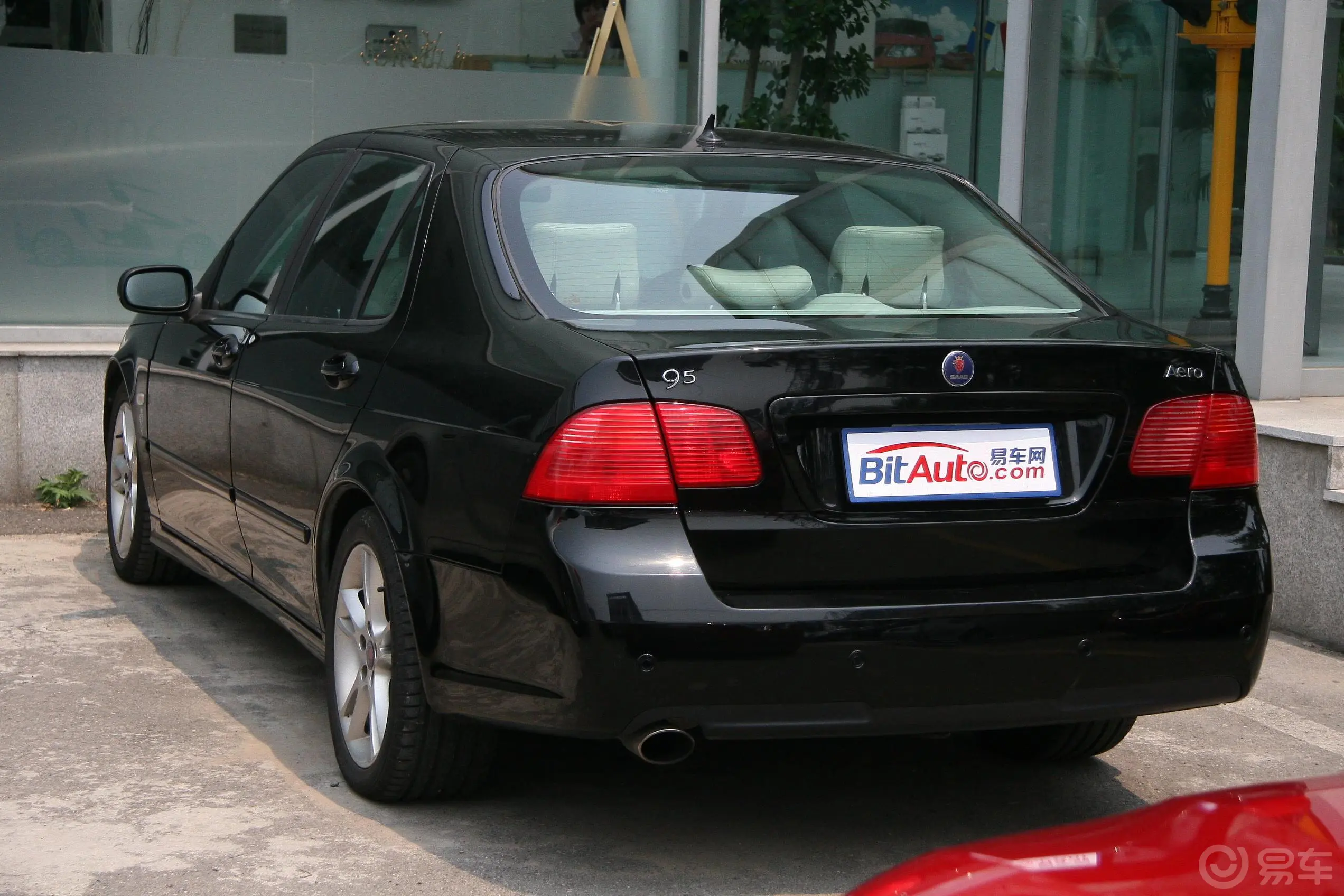 Saab 9-5Aero 2.3TS侧后45度车头向左水平