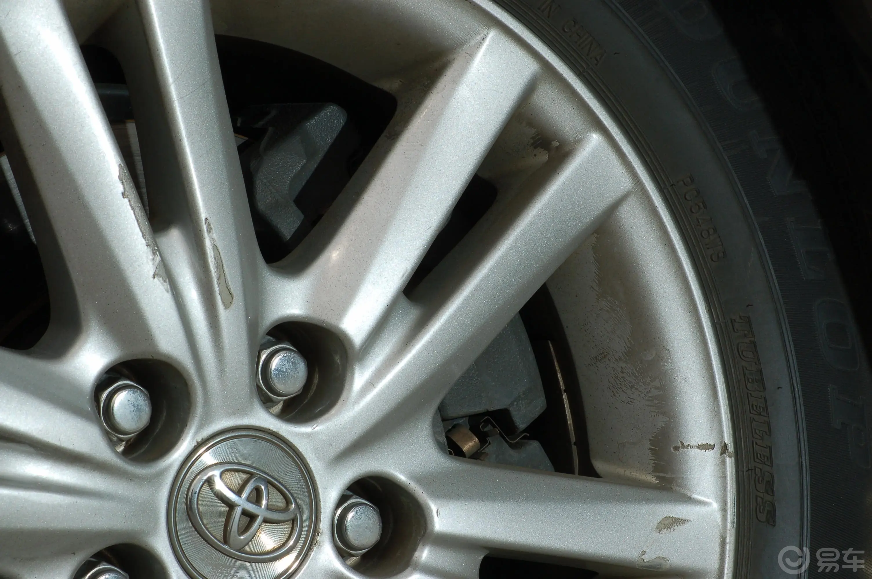锐志2.5S特别纪念版轮胎规格