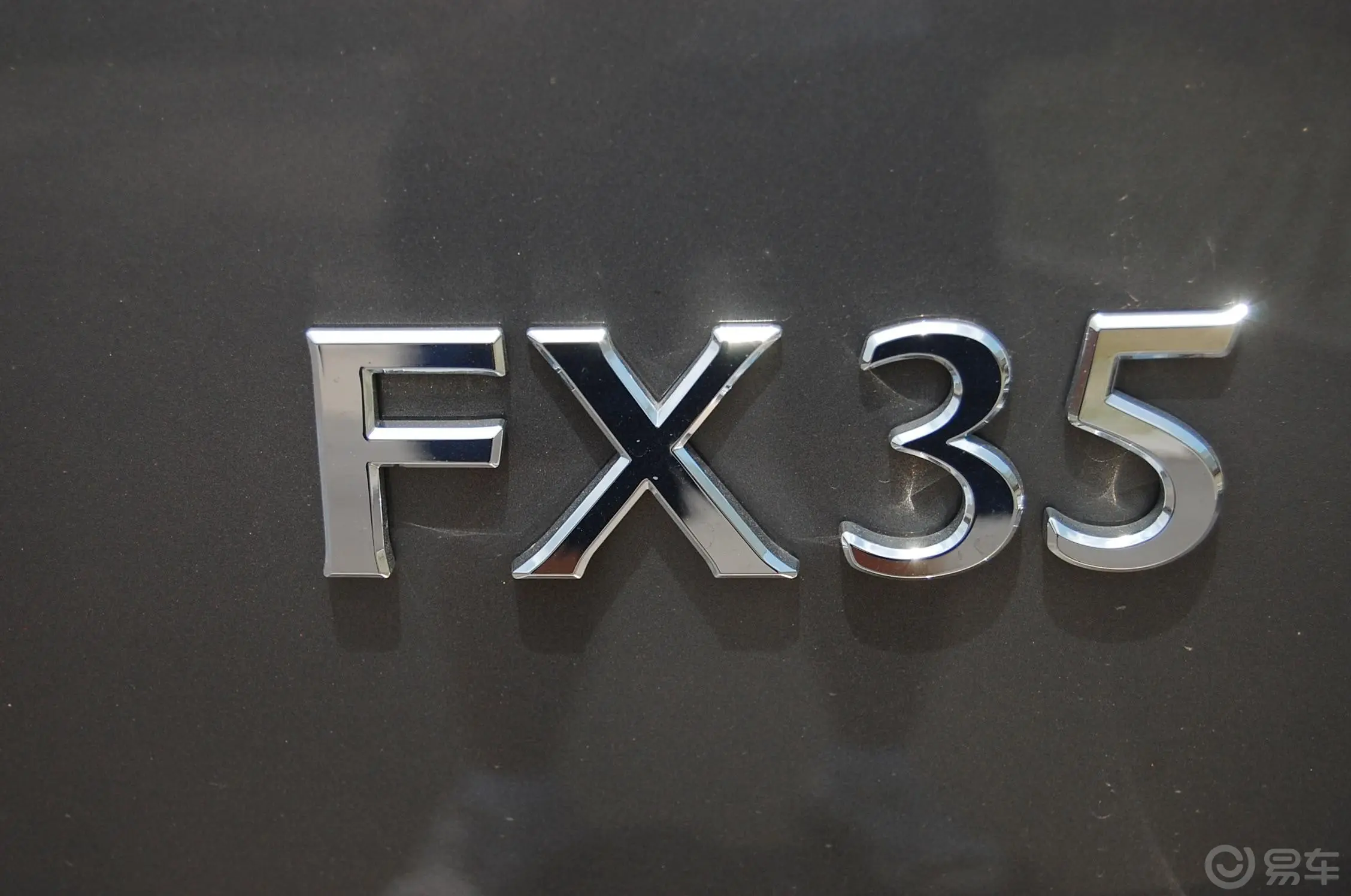 英菲尼迪FX35 超越版外观