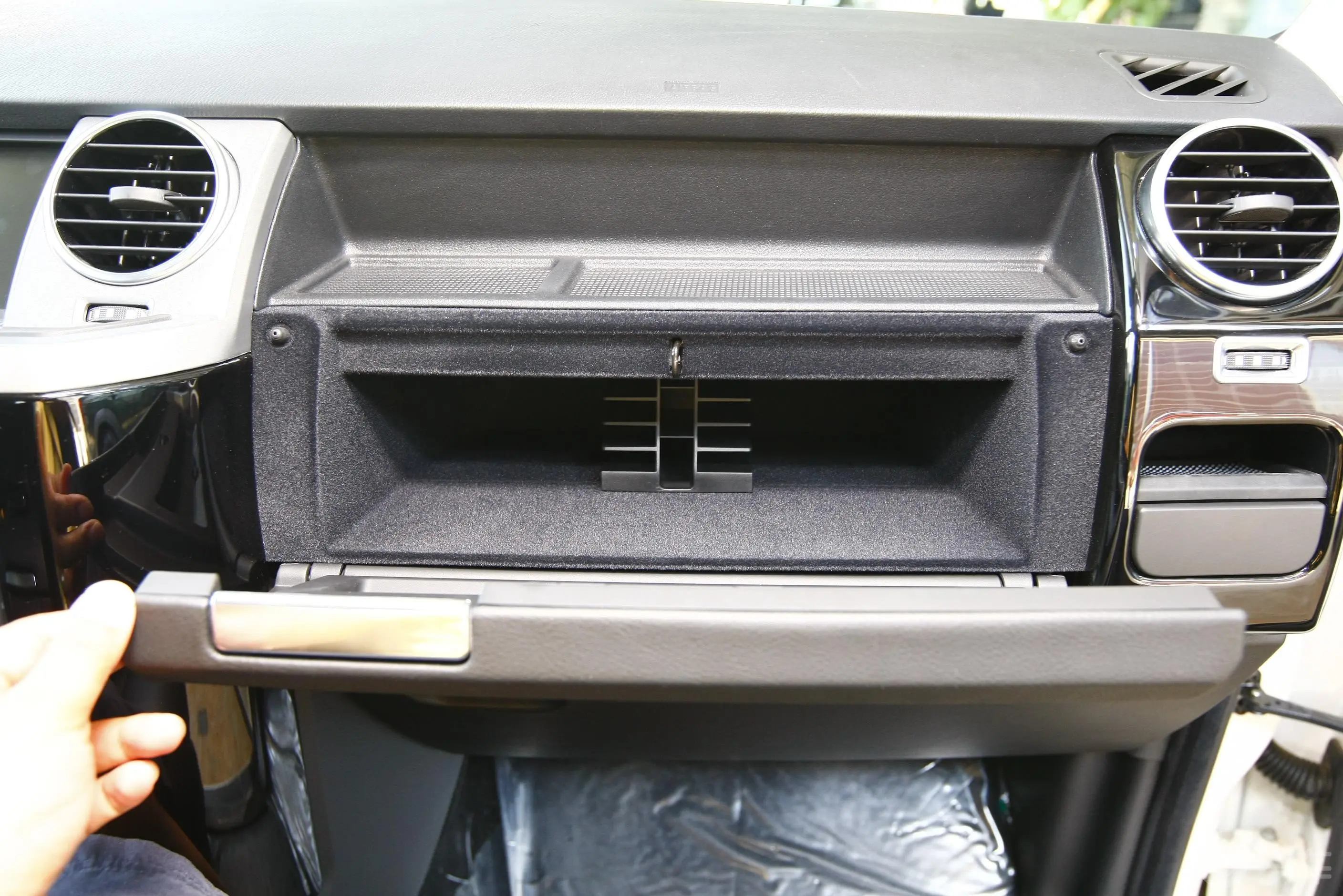 发现3 4.4 V8 HSE内饰