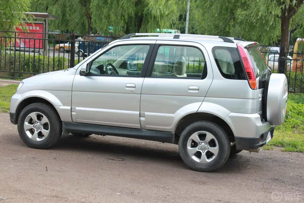 众泰50081.3L 标准型外观