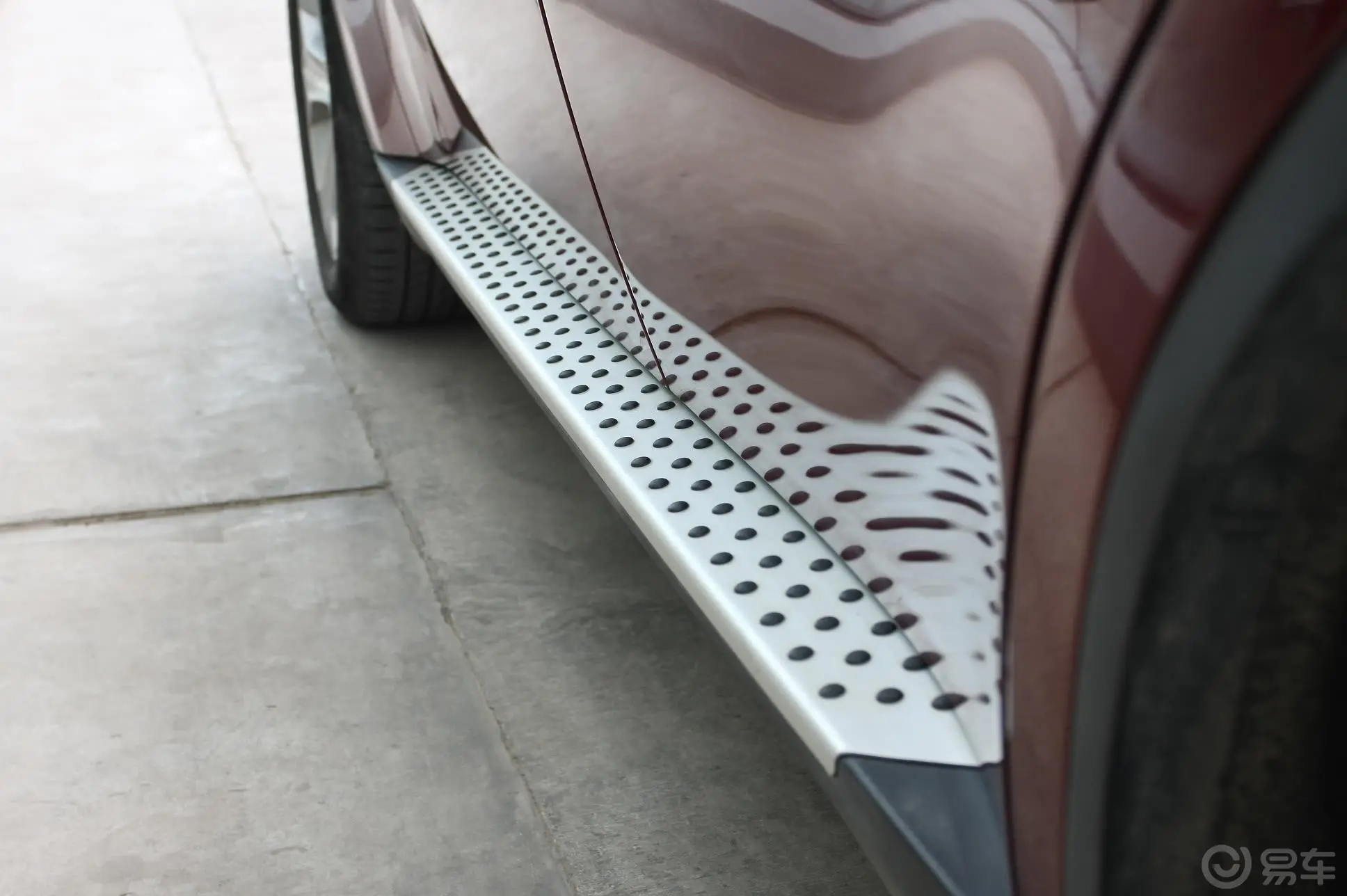 宝马X6xDrive35i 豪华型车门迎宾装饰板