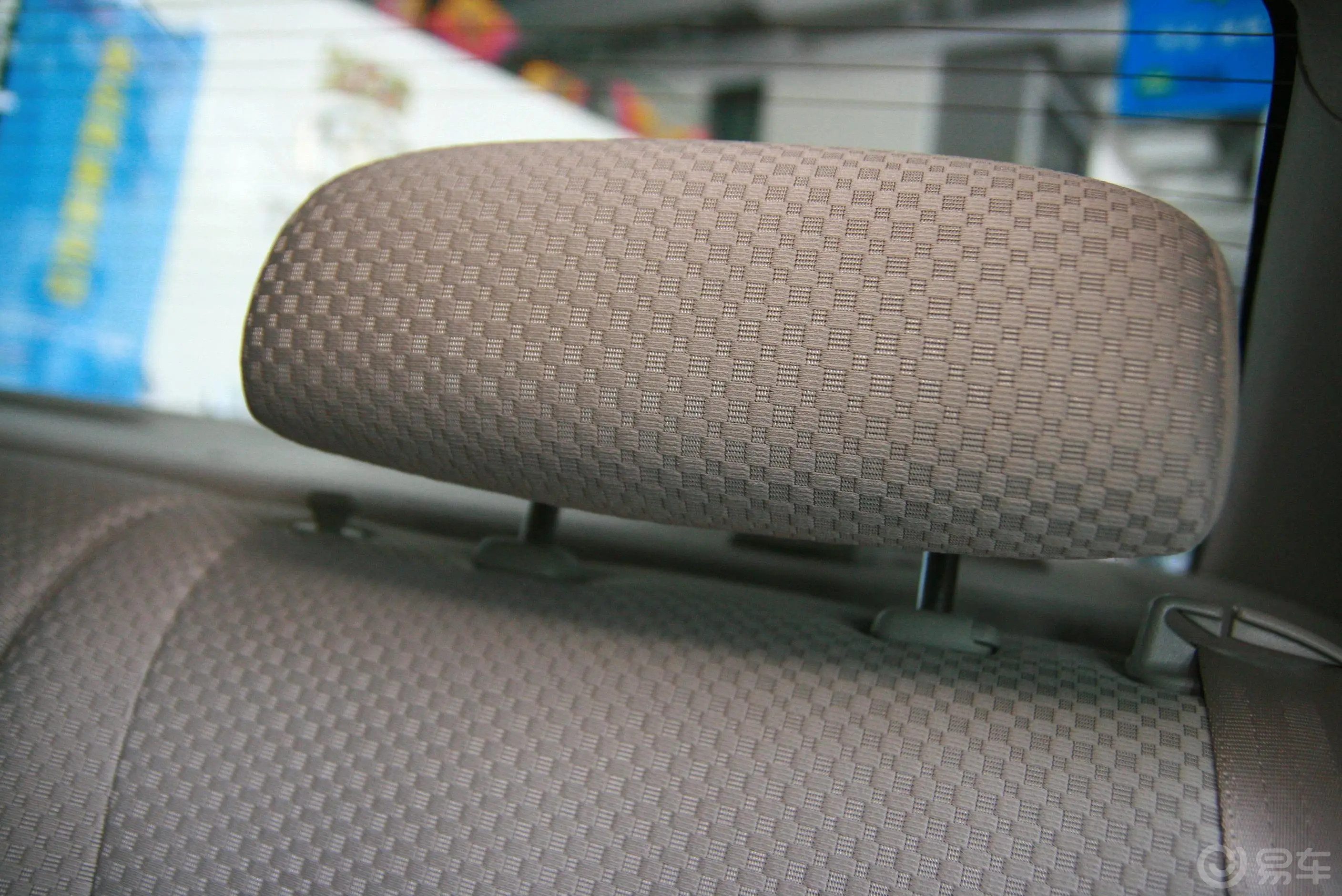 威驰1.3 GL—i 标准版 AT后排头枕