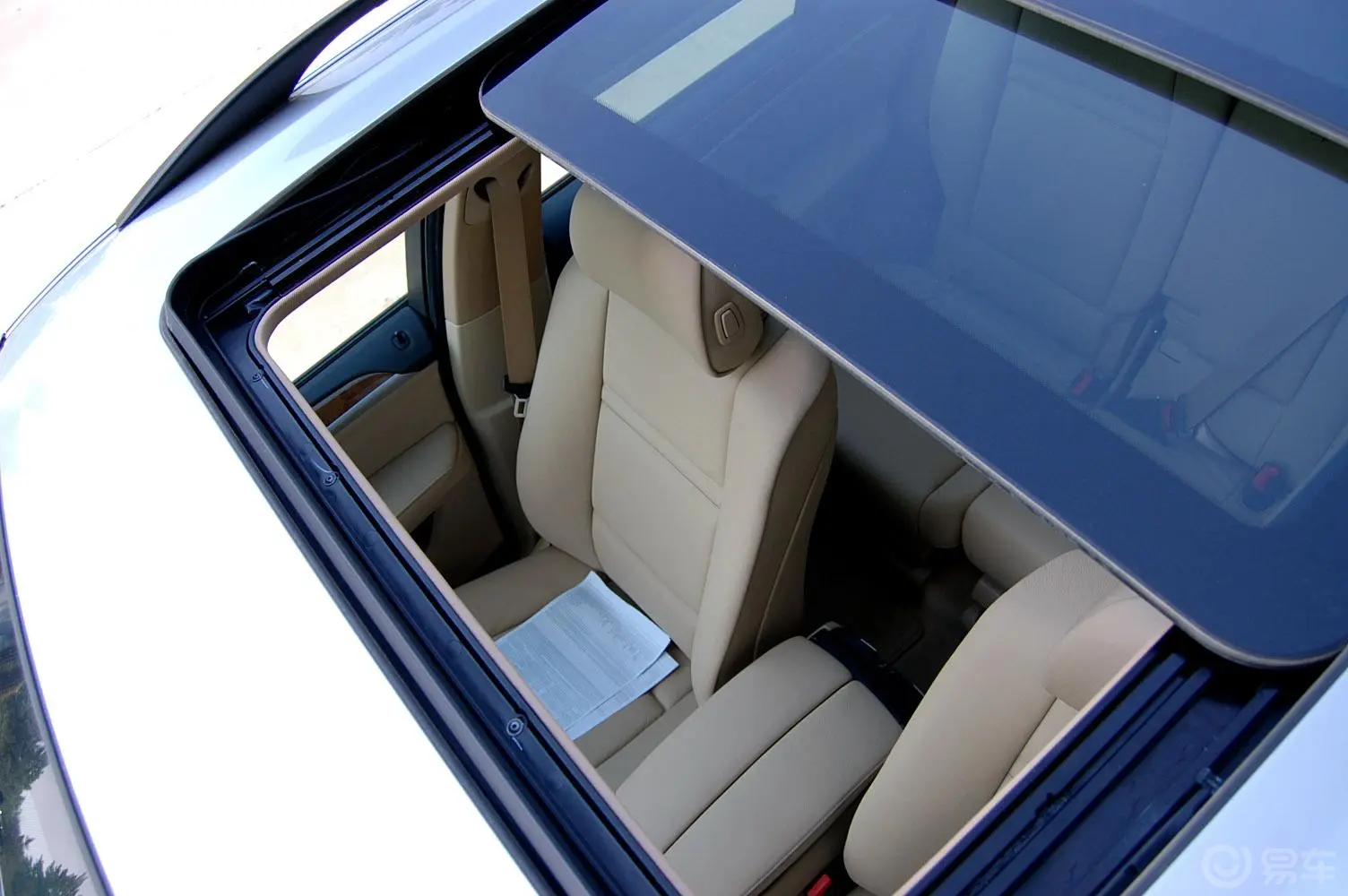 宝马X5(进口)xDrive30i 领先型天窗（前）