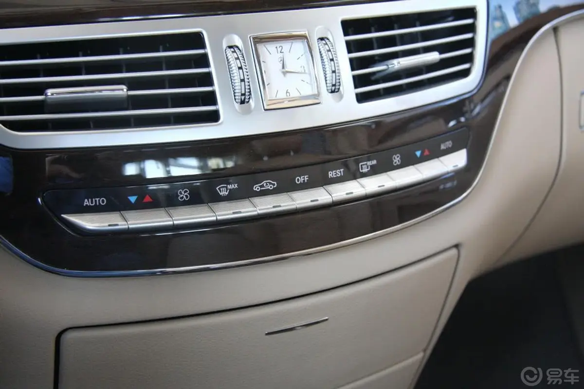 奔驰S级S 300 L 尊贵型空调
