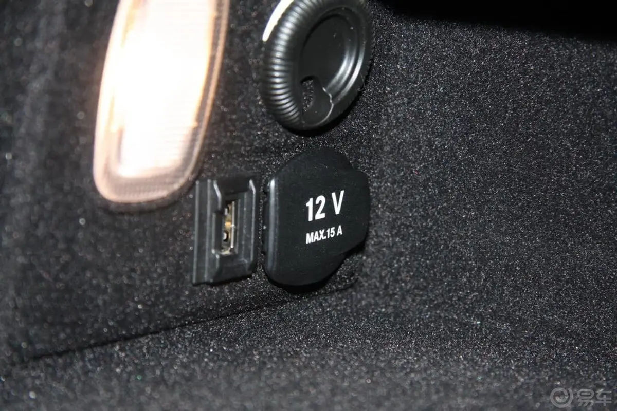 奔驰S级S 300 L 尊贵型USB接口