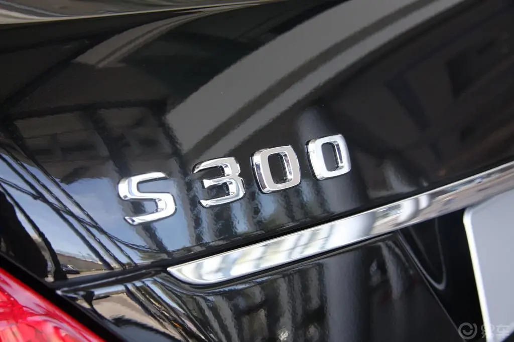 奔驰S级S 300 L 尊贵型外观