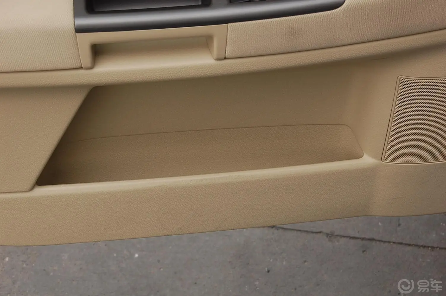Polo劲情 1.4L 自动舒尚版驾驶员门储物盒