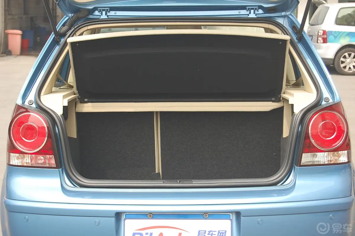 Polo劲情 1.4L 自动舒尚版行李箱空间