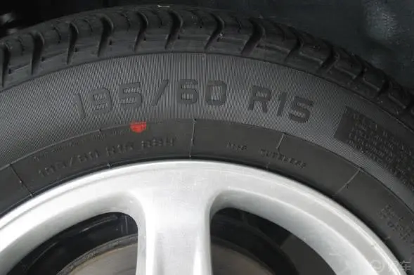远景1.5CVVT—MT尊贵版轮胎规格