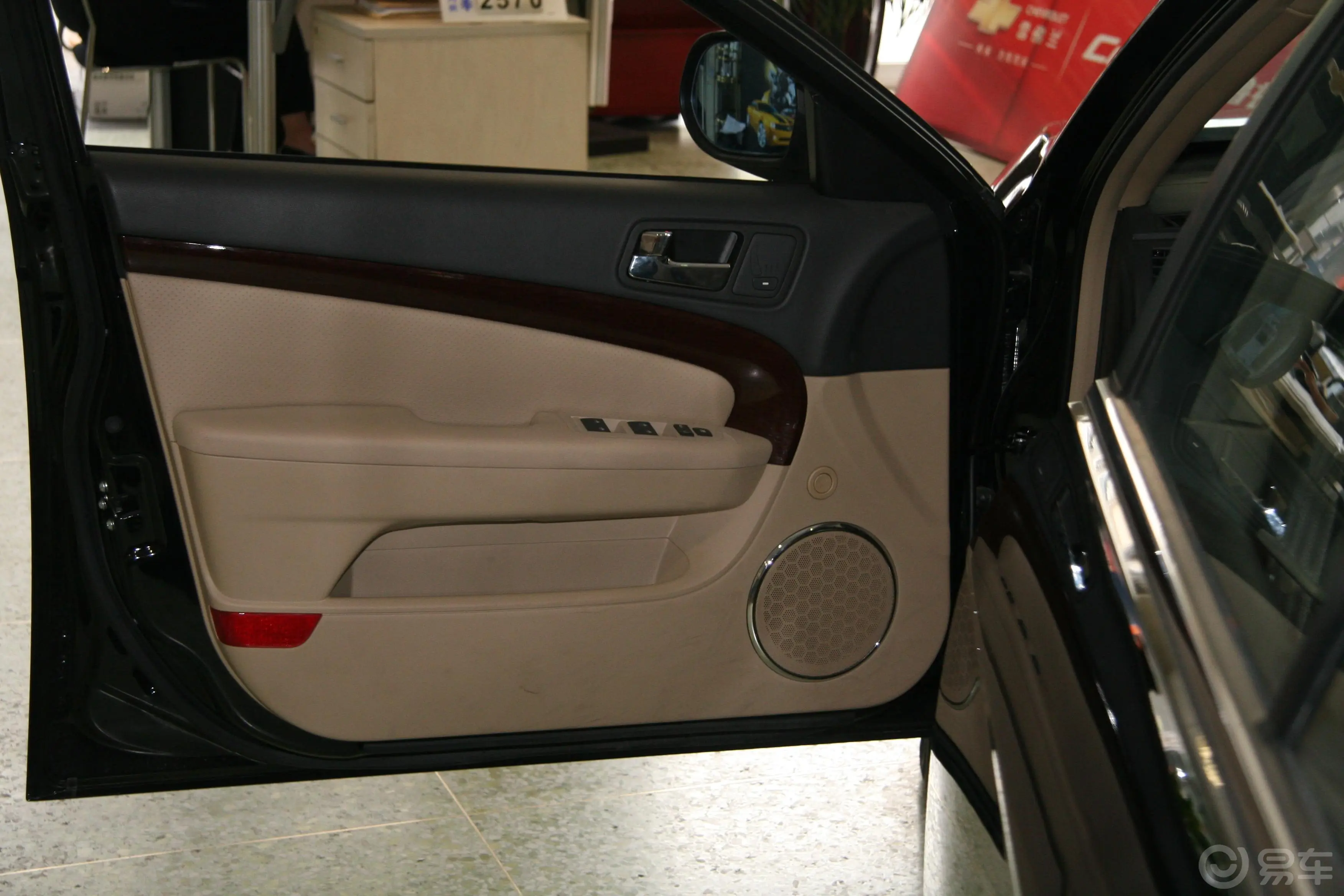 景程2.0L SX自动豪华版驾驶员侧车门内门板