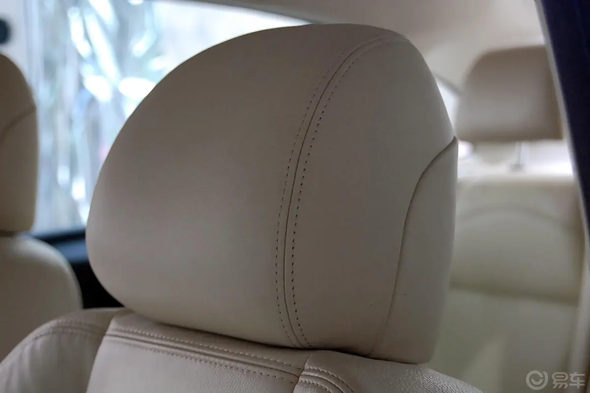 世嘉三厢 2.0自动豪华型驾驶员头枕