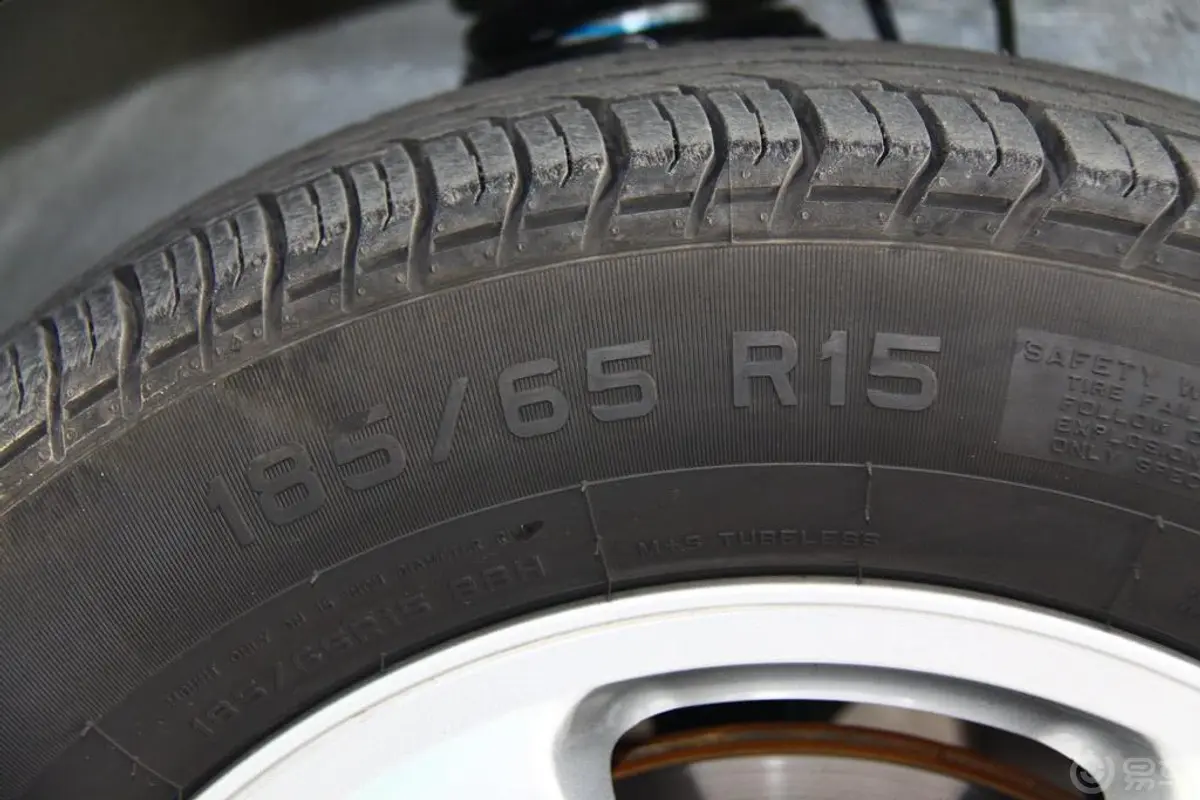 奇瑞X1进化版 1.3—MT 豪华型轮胎规格