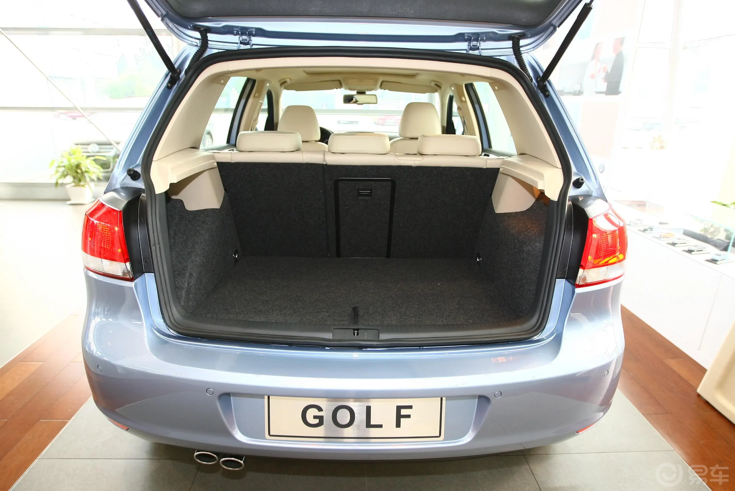 高尔夫1.4T 自动豪华型行李箱空间