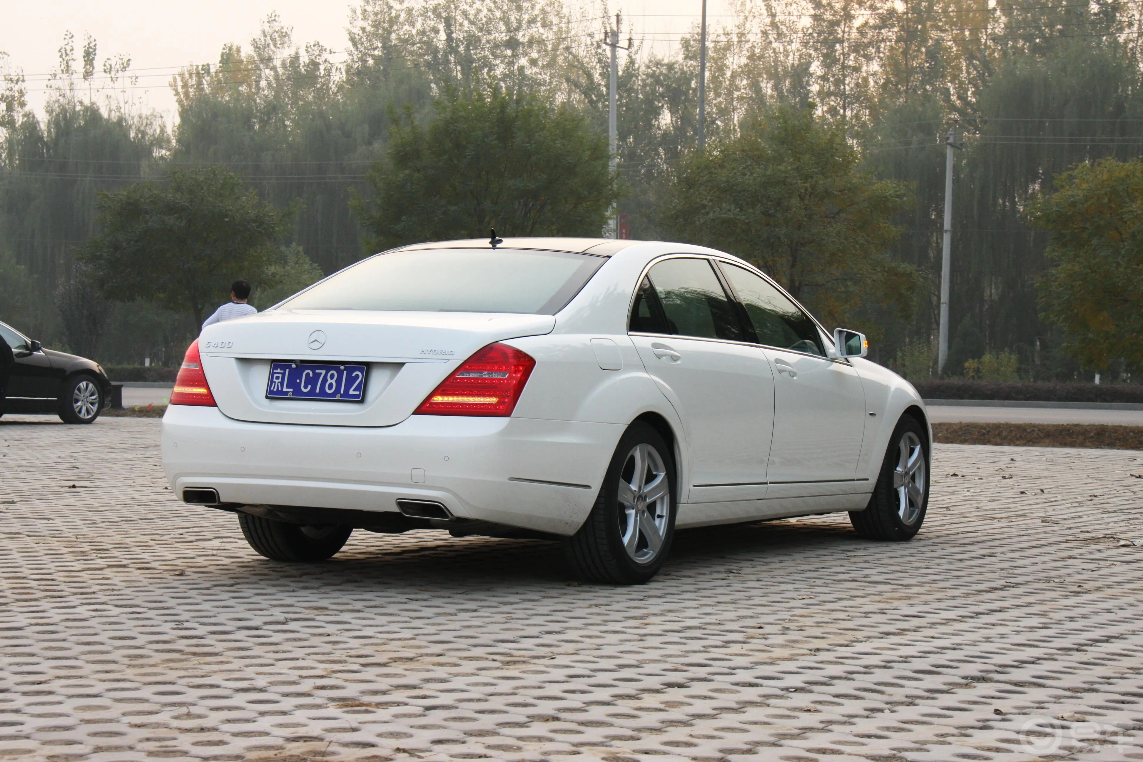 奔驰S级S 400 L HYBRID外观