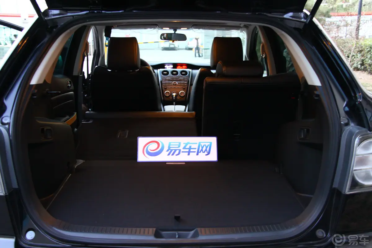 马自达CX-7(进口)2.5L豪华型行李箱空间（后排左放倒）