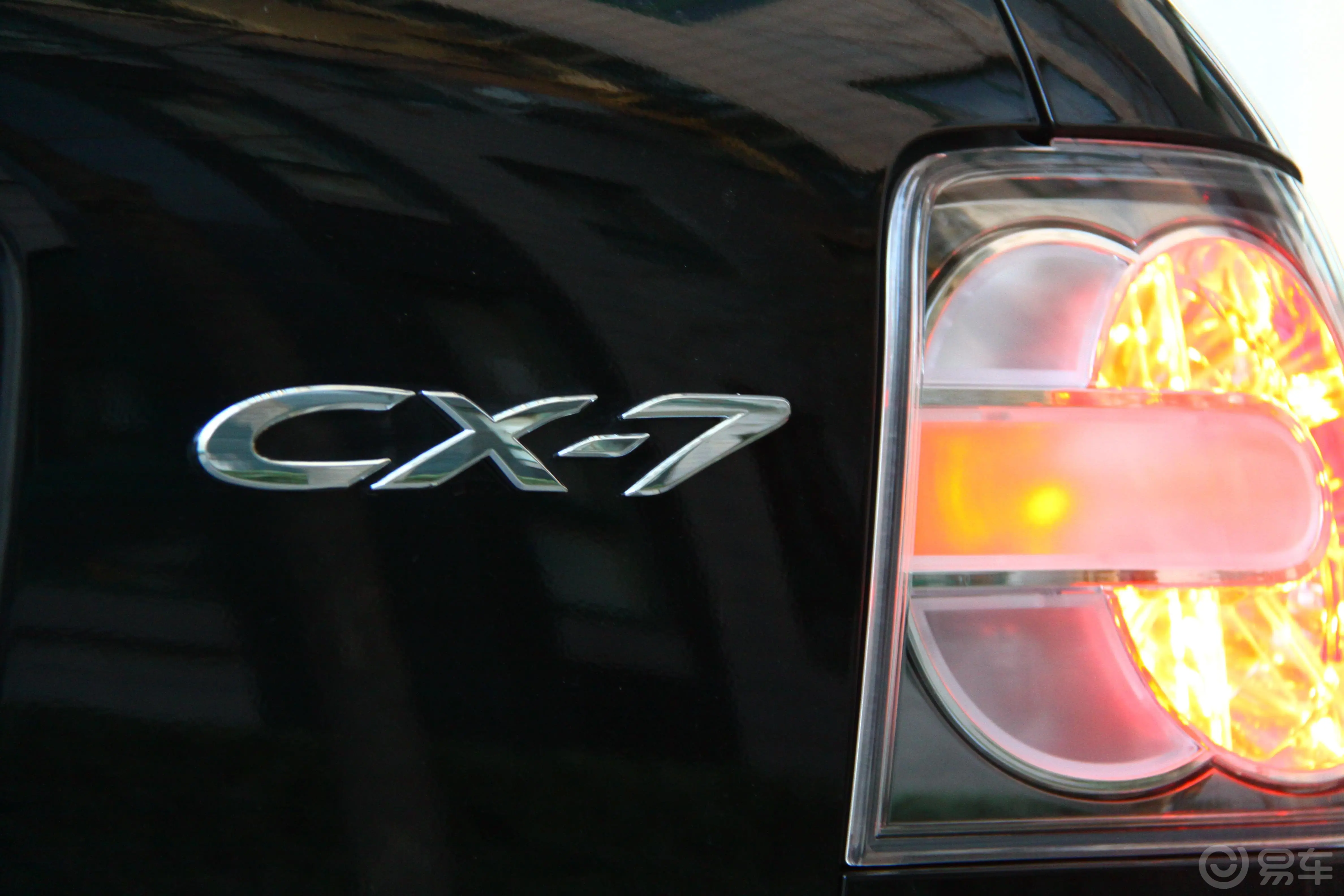马自达CX-7(进口)2.5L豪华型尾标