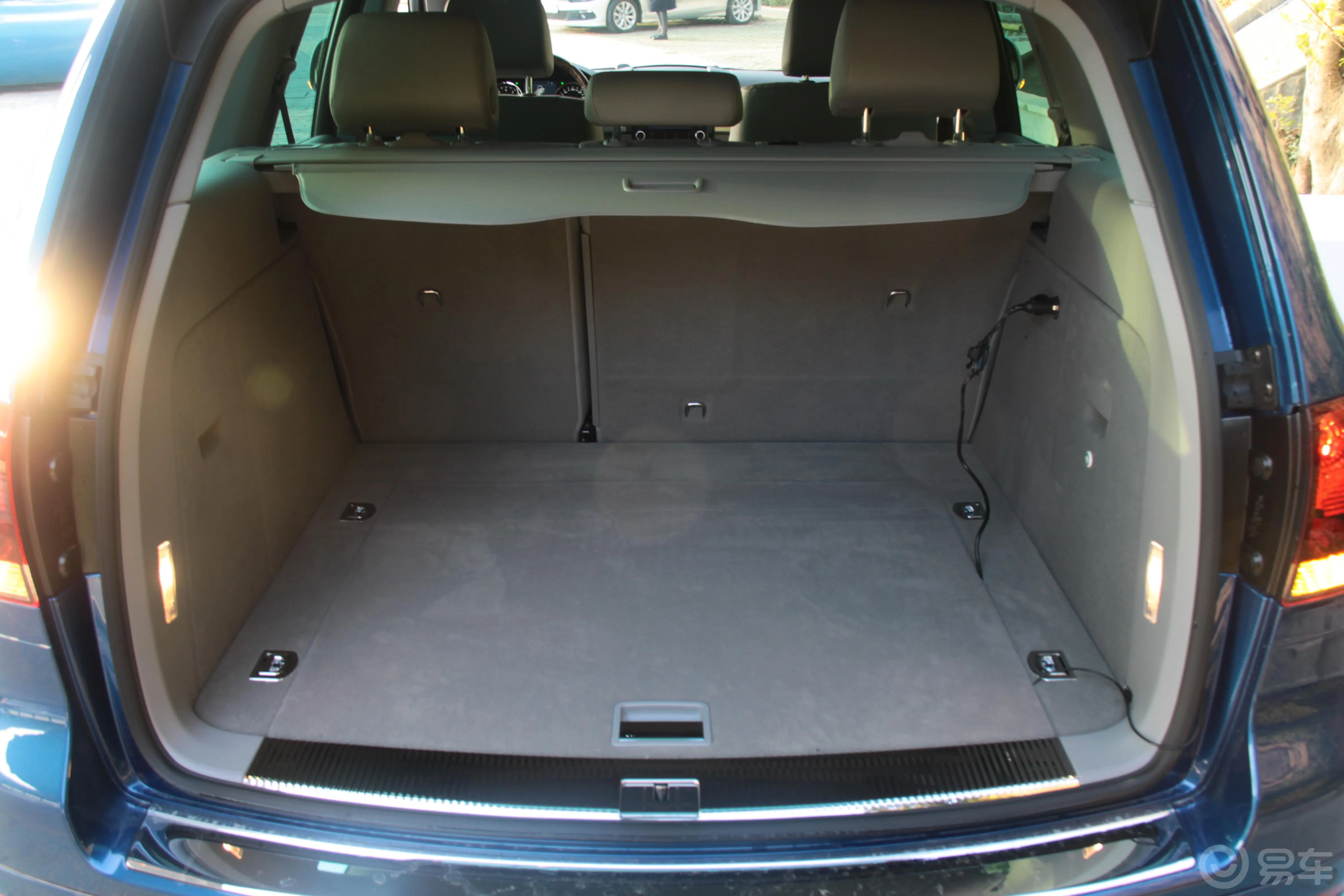 途锐限量版 V6舒适版行李箱空间