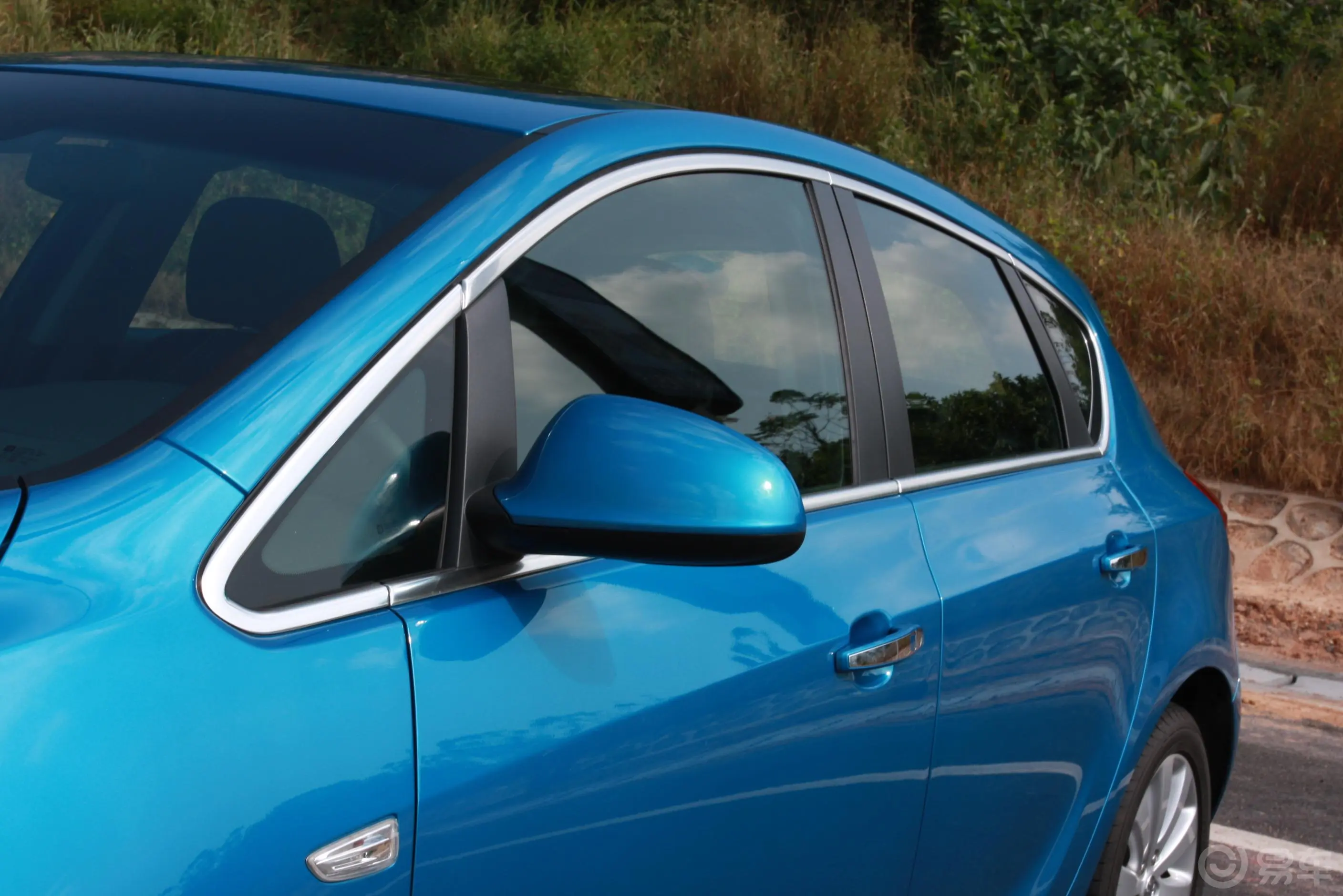 英朗XT 1.8L 自动豪华版车侧镀铬装饰