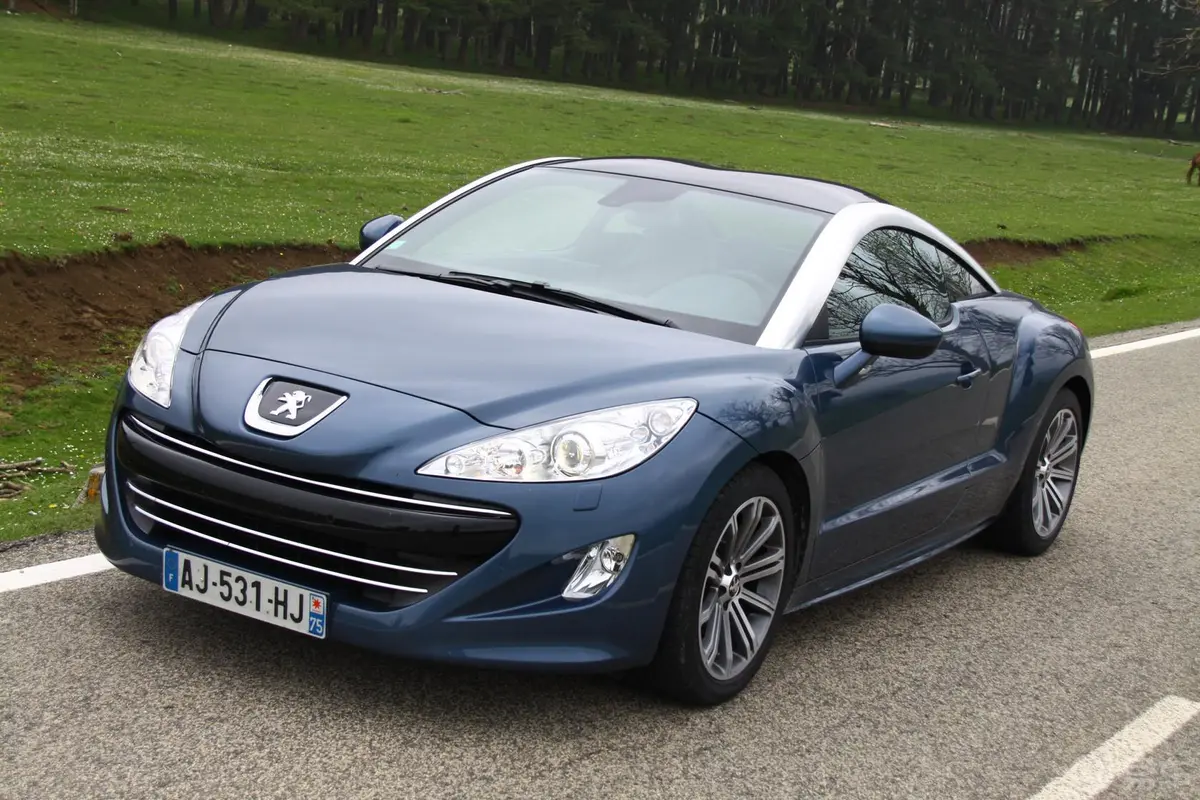 标致RCZ1.6T 自动 豪华运动型外观