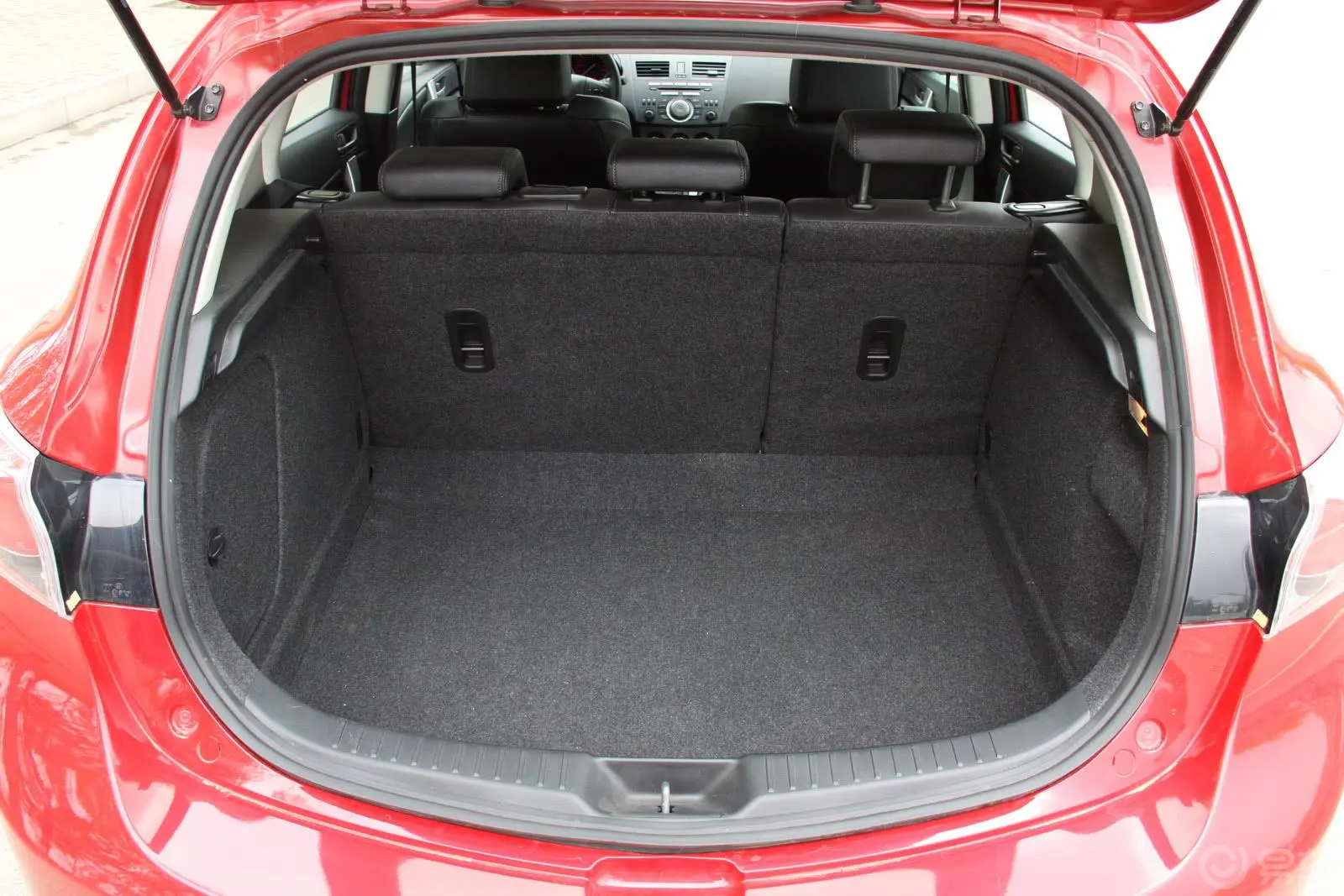 马自达3(进口)2.0L 自动豪华型行李箱空间