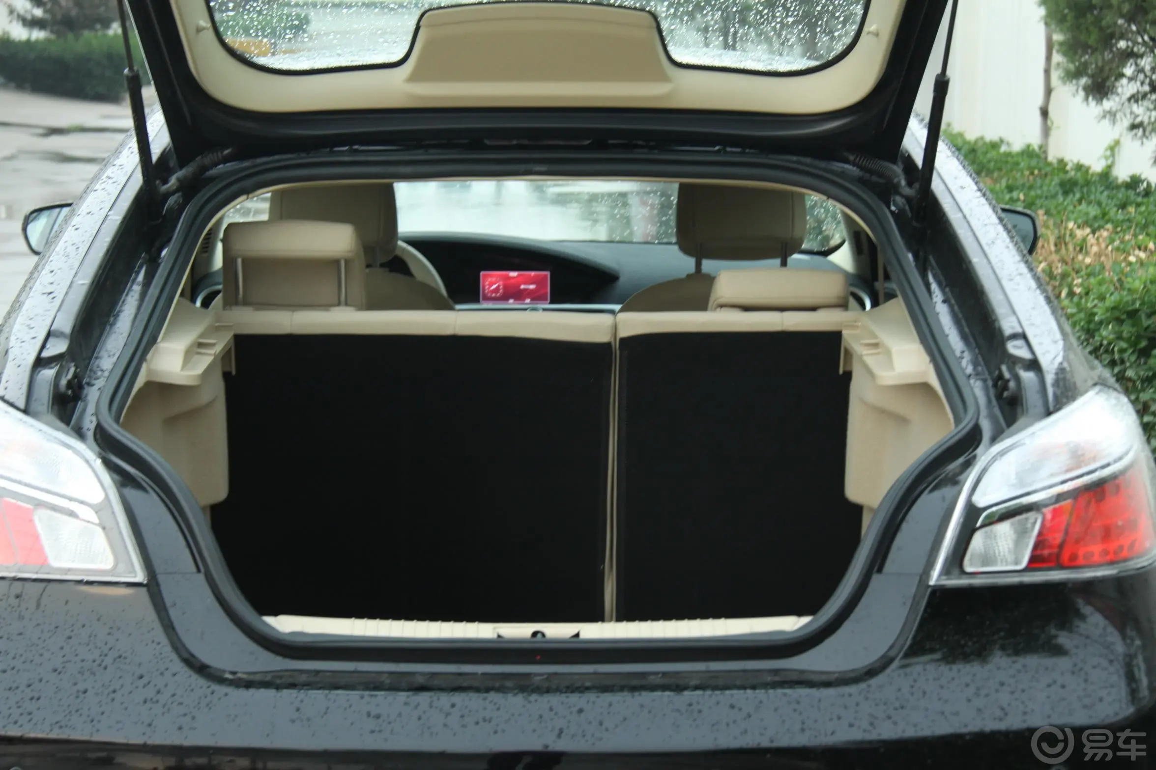 MG6掀背 1.8DVVT 精英版行李箱空间