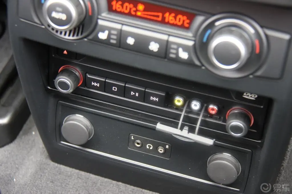 宝马X5(进口)xDrive35i 尊贵型后排娱乐系统控制