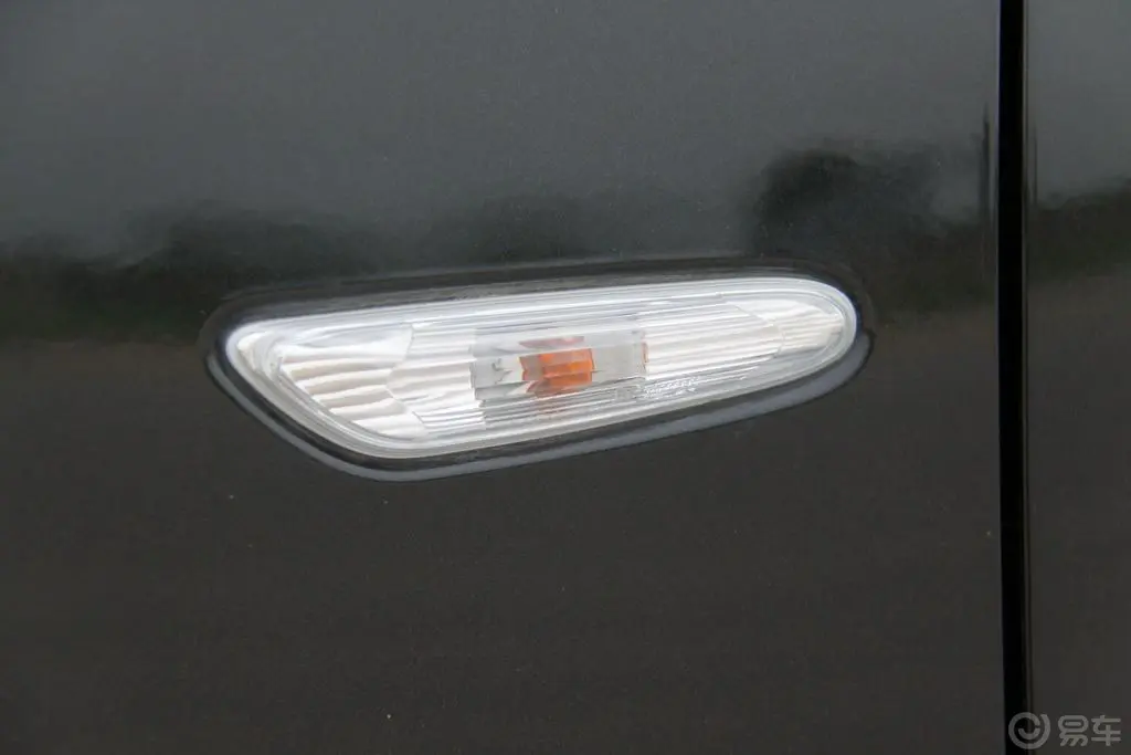 宝马X1(进口)xDrive28i车侧转向灯