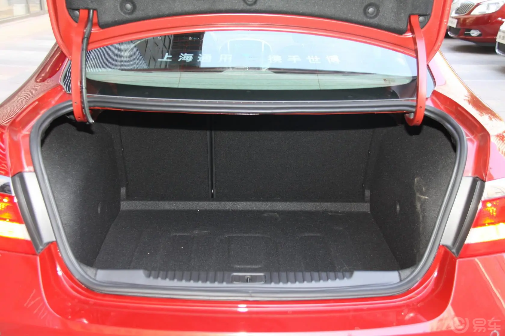 英朗GT 1.6T 新锐运动版行李箱空间