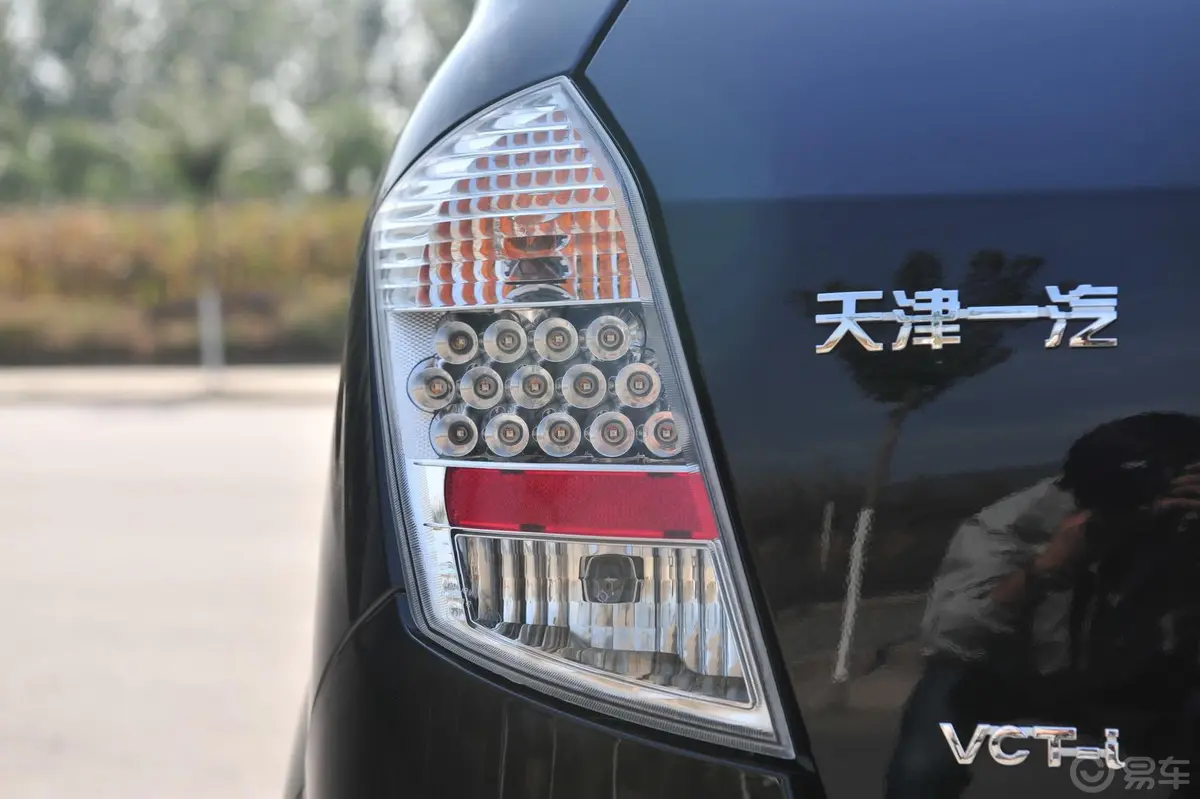 威志V21.3L MT 豪华型外观