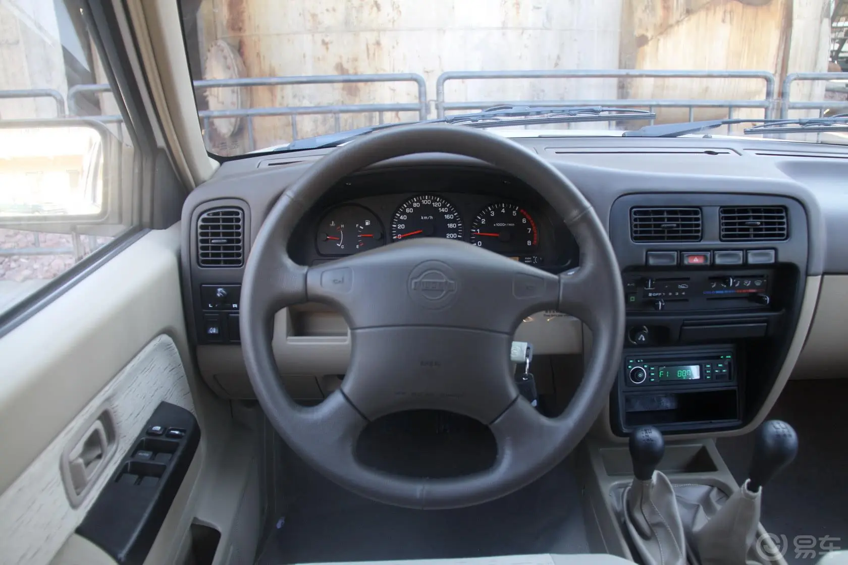 锐骐厢式车2WD 4RB2汽油标准型方向盘